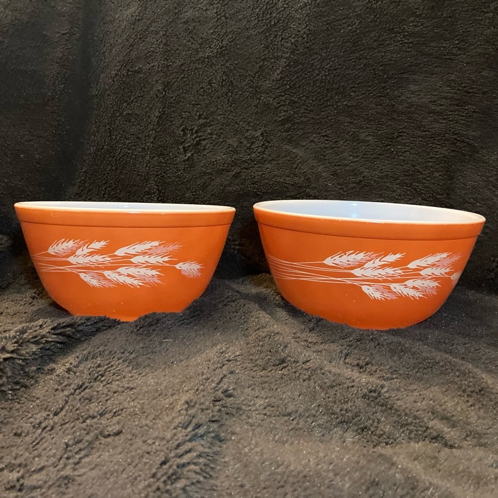 2 Pyrex-Autumn Harvest‎ Mixing Bowl